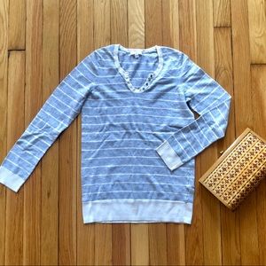 GAP gray v neck pullover sweater